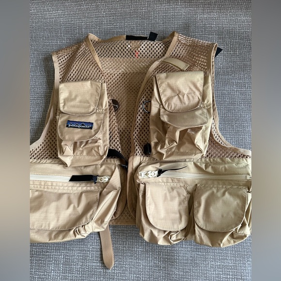 Patagonia Khaki Mesh Utility Vest Stealth Pack Fly Fishing Vest size XS - Picture 1 of 12
